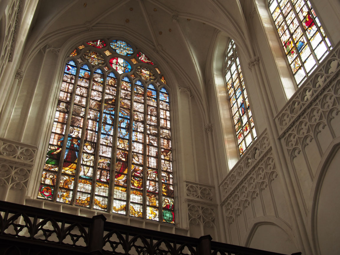 ノートルダム大聖堂のステンドグラス